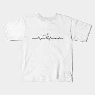 plane in A heartbeat , aire plane Kids T-Shirt